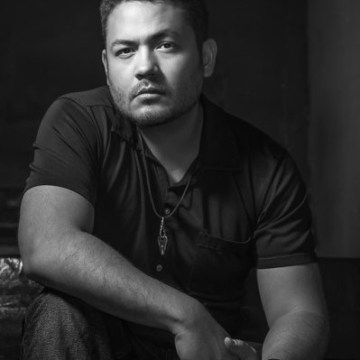 SELF-PORTRAIT (with help from Tanya, thanks!)